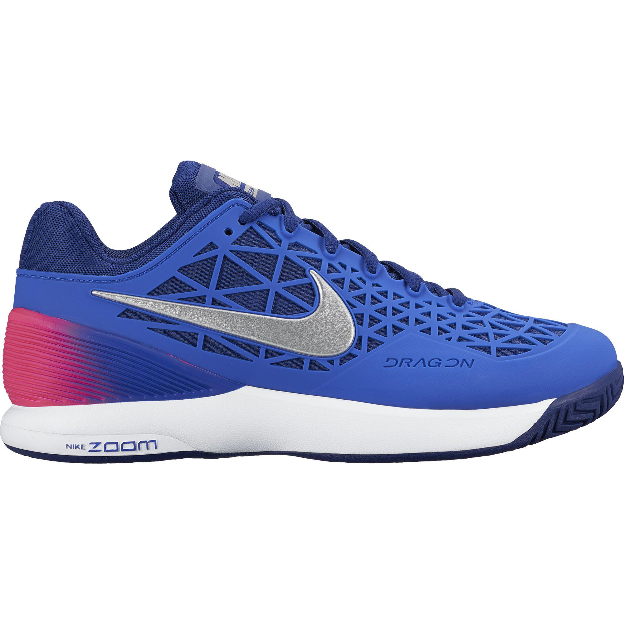 blue tennis shoes