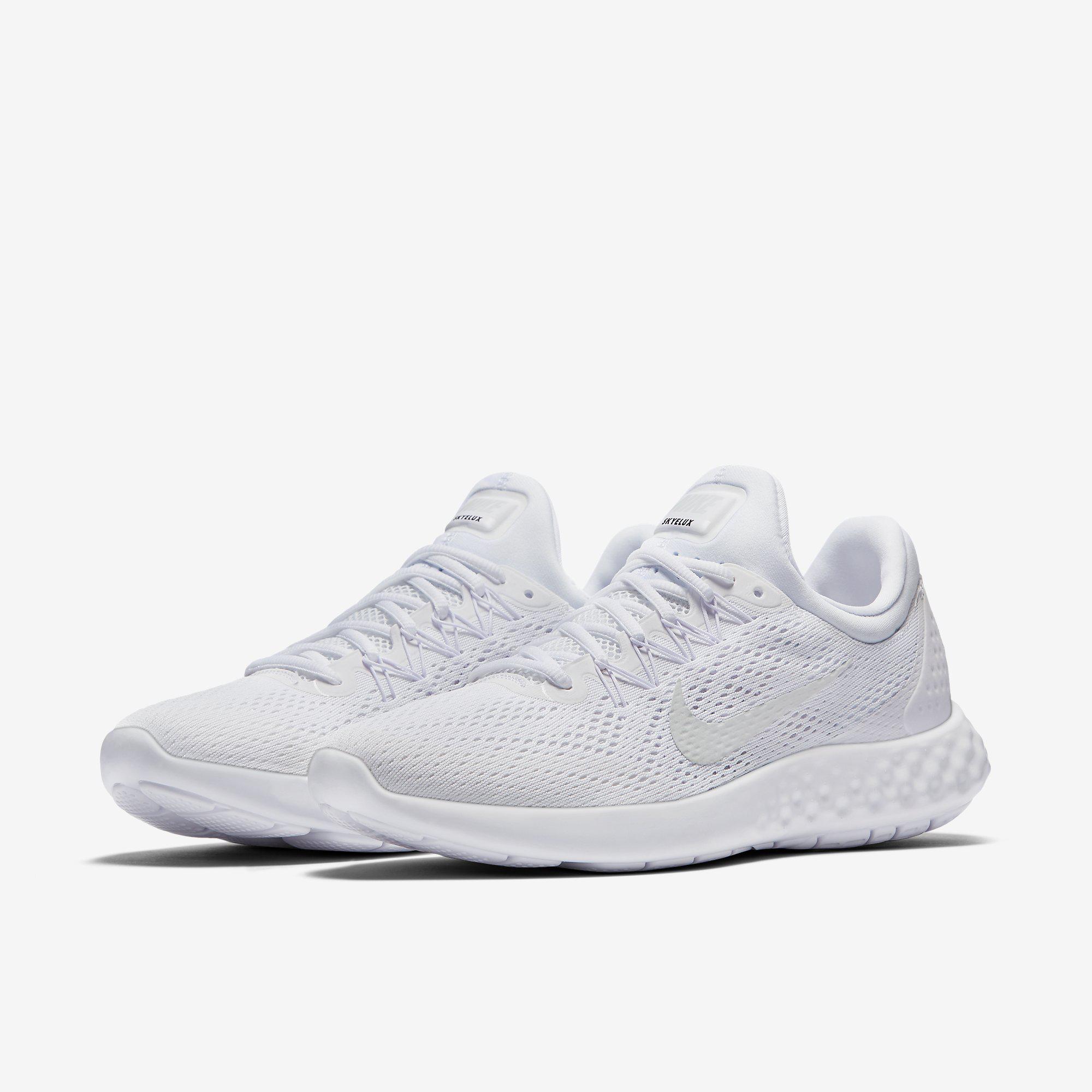  Nike  Mens Lunar Skyelux Running  Shoes  White  Tennisnuts com