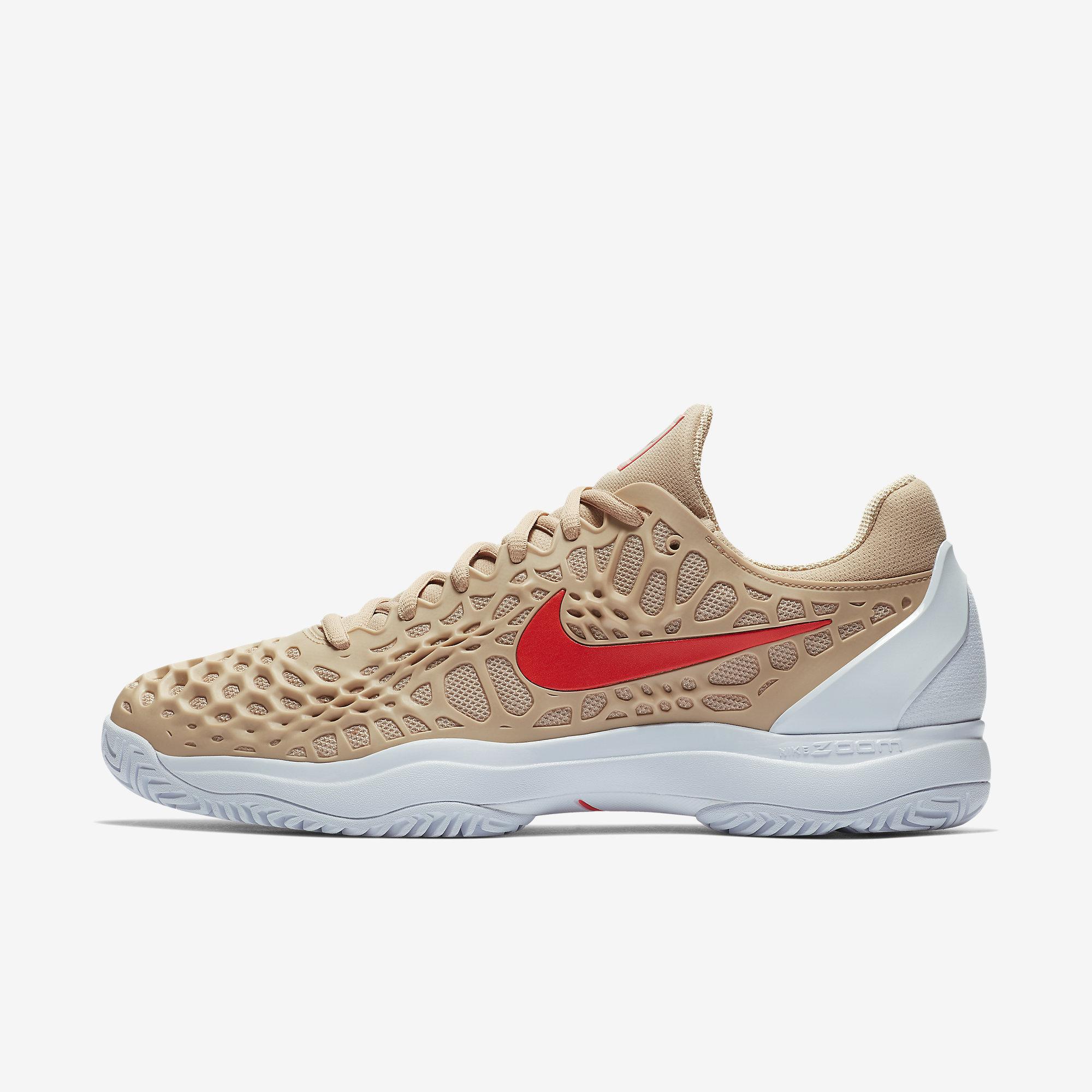 beige nike tennis shoes