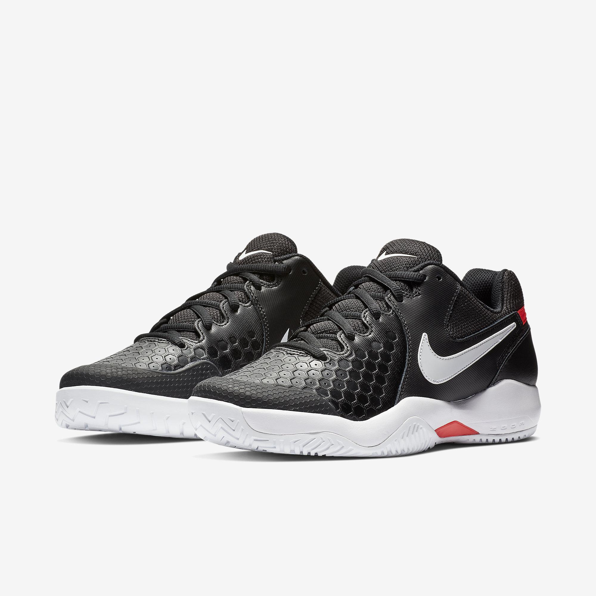 black zoom shoes