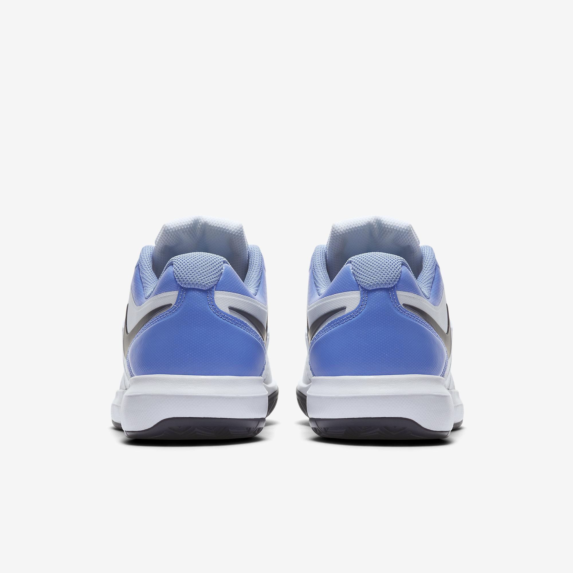 white mens tennis shoes nike