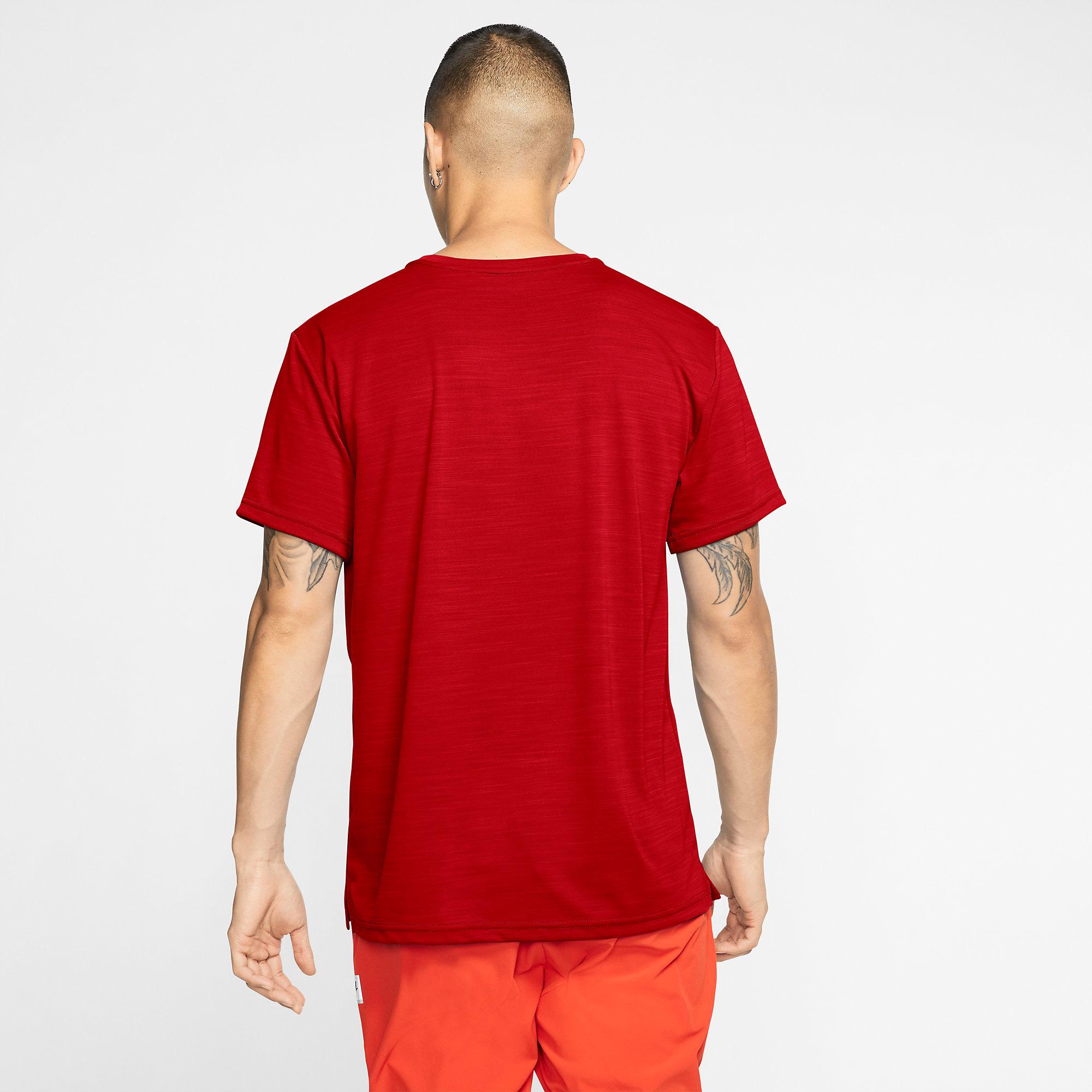 nike training tops mens