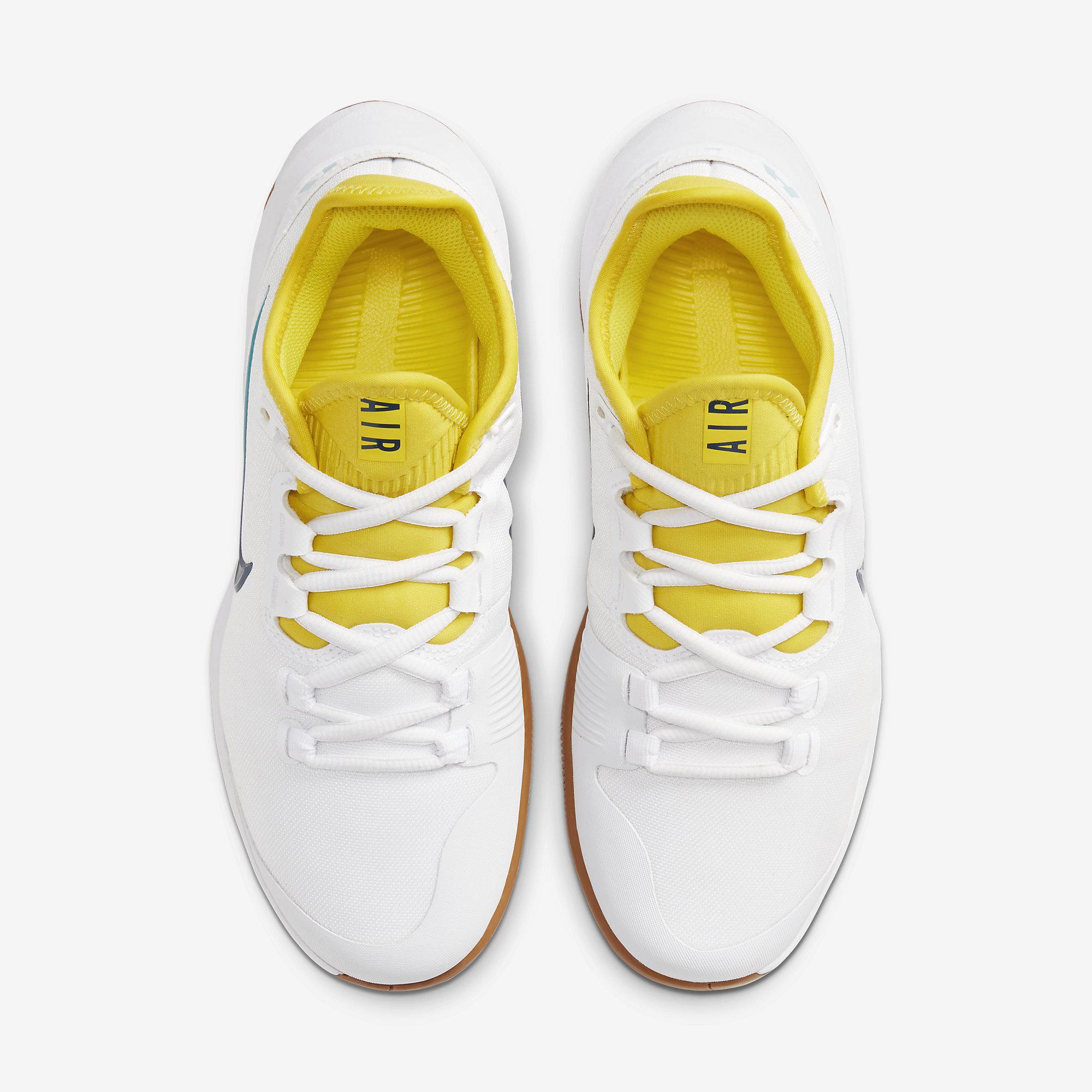 yellow tennis shoes nike