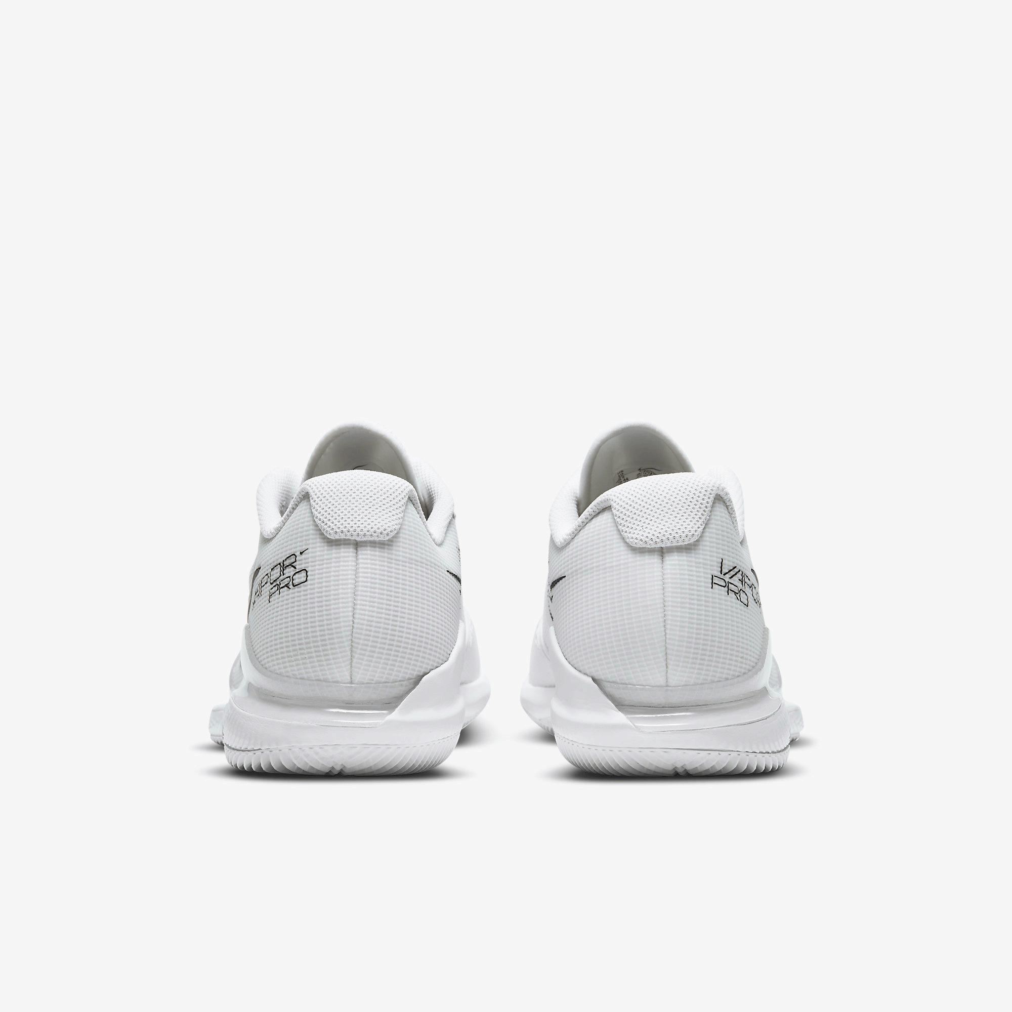 white mens tennis shoes nike