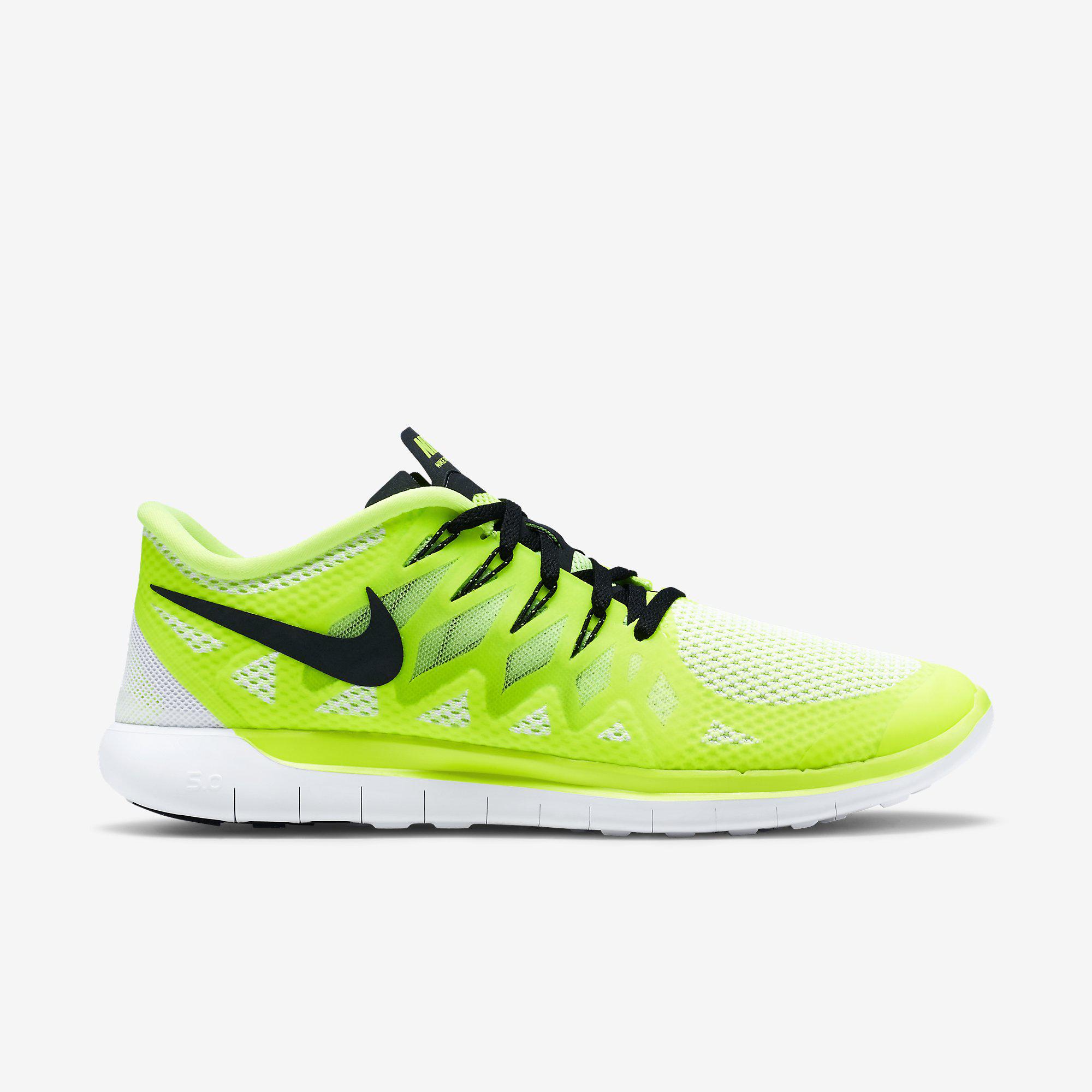 nike parrot colour shoes