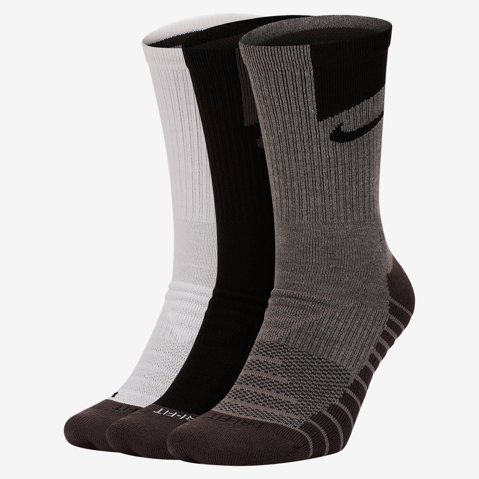 nike air max with socks