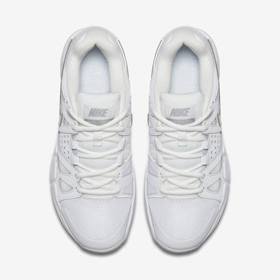 nike all white gym shoes