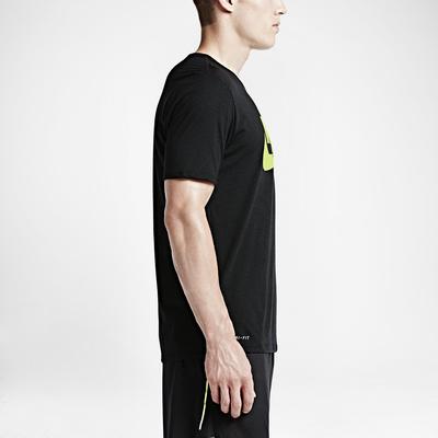 Nike Mens Run Dri-Blend Swoosh Running T-Shirt - Black/Volt